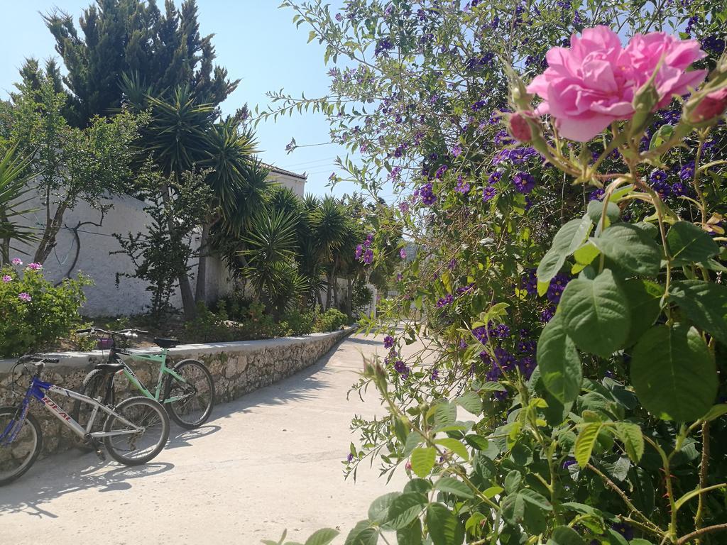 سبيتسيس Villa Metaxa المظهر الخارجي الصورة